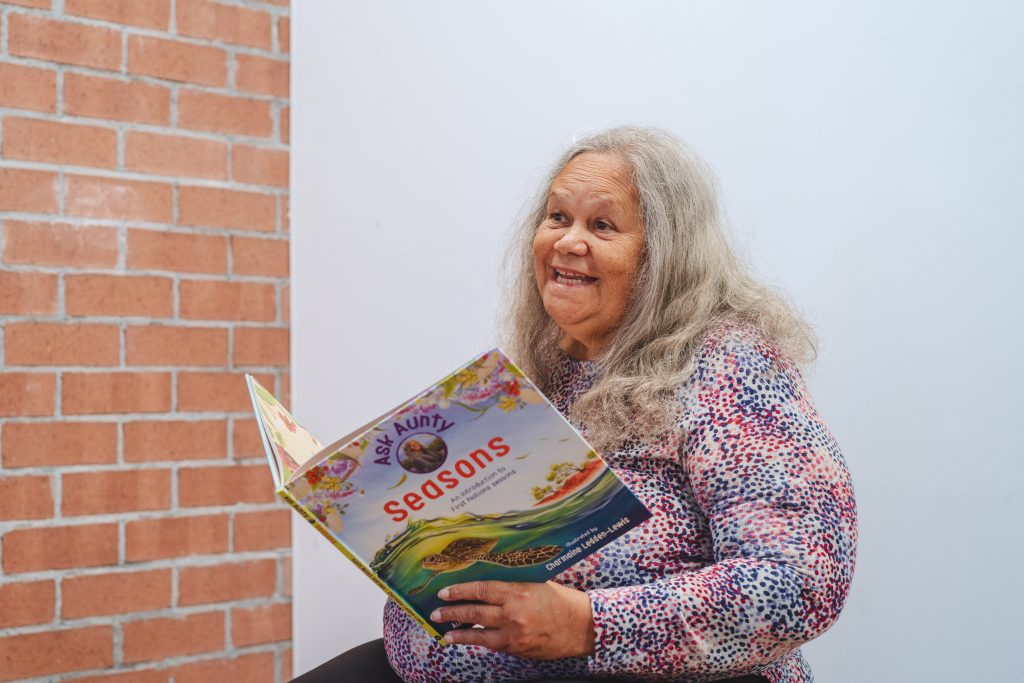 Aunty Munya Andrews reading her book, Ask Aunty: Seasons.