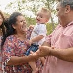 Say hello in an Aboriginal language; A picture of smiling First Nations family